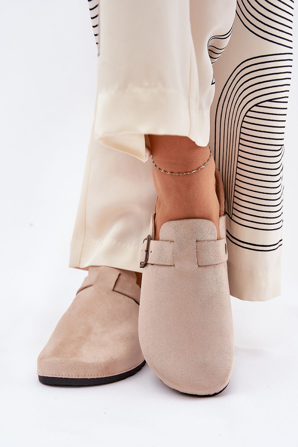  Clacquettes model 210771 Step in style 