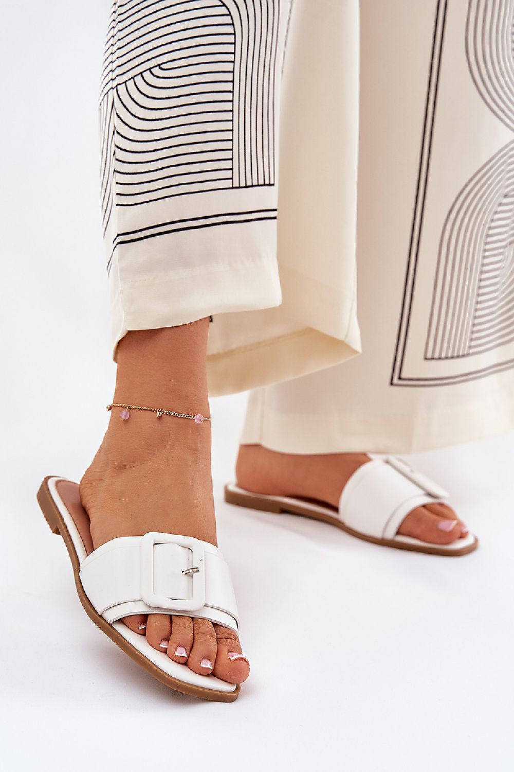  Clacquettes model 211701 Step in style 