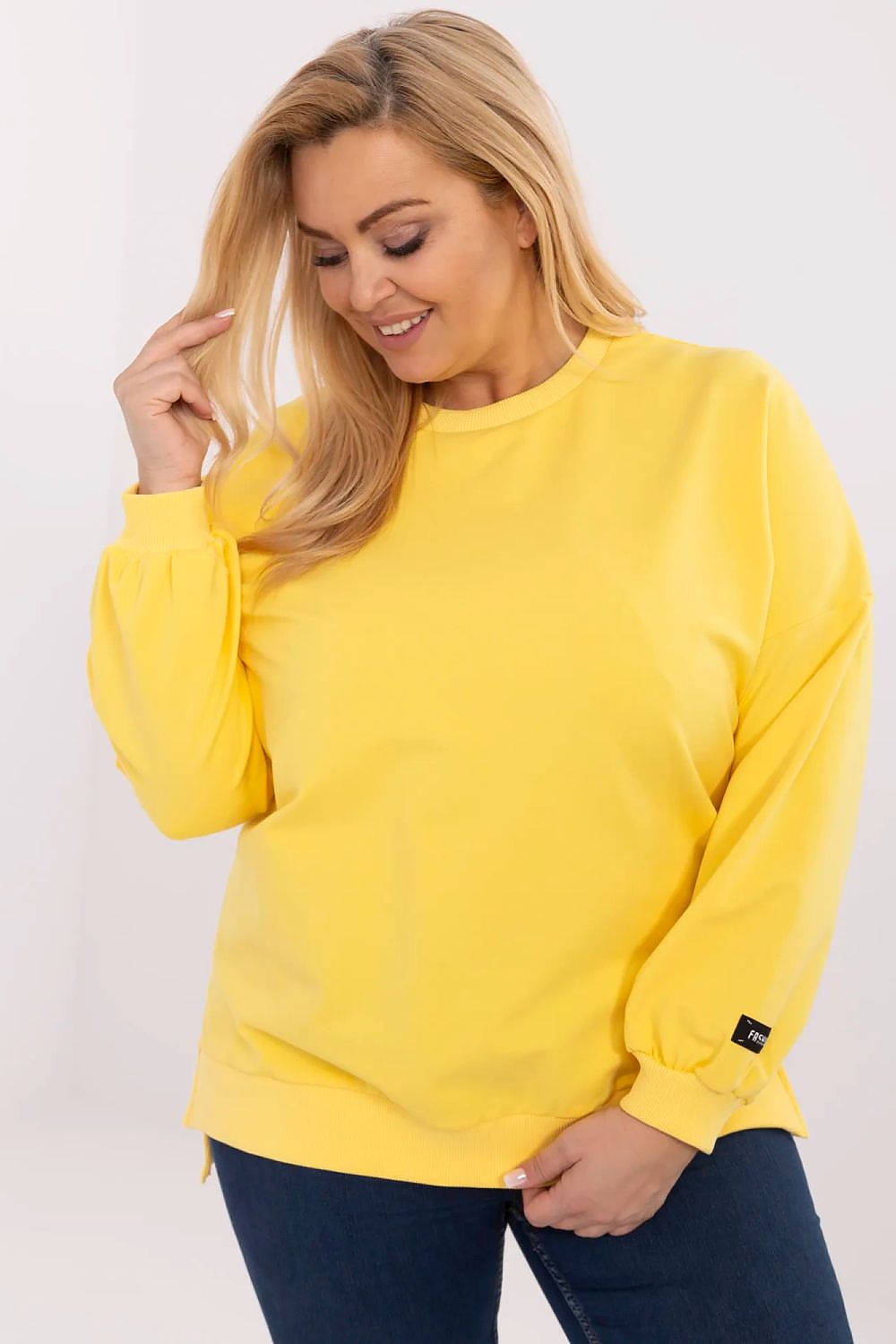  Sweatshirt model 211734 Relevance 