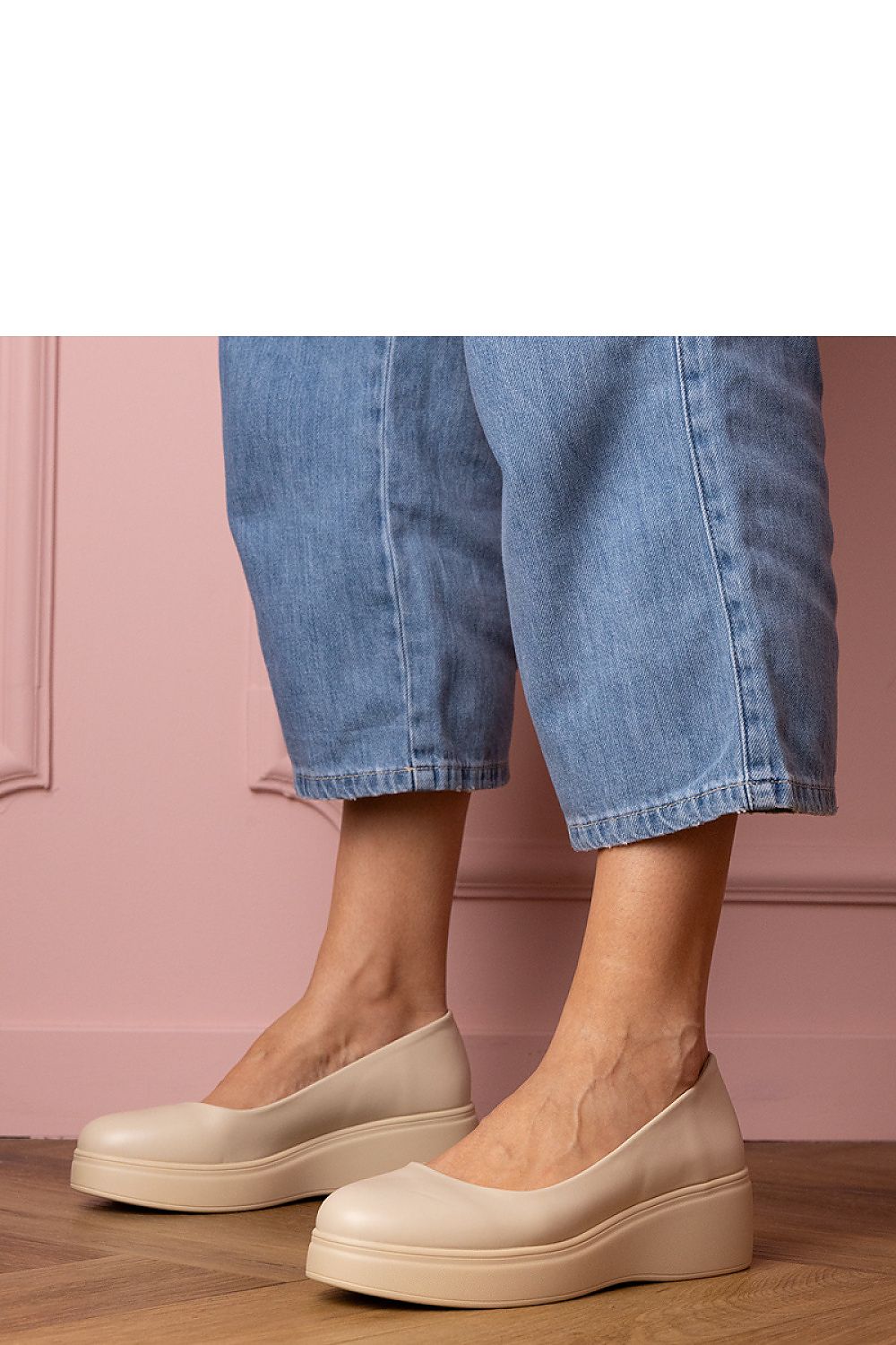  Chaussures basses &agrave; cothurnes model 211774 PRIMO 