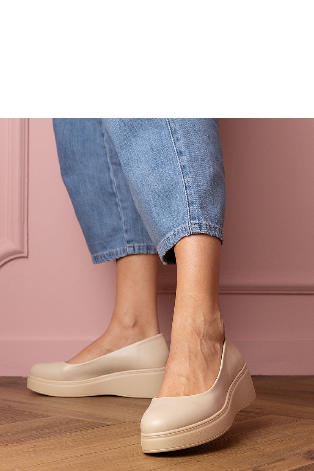  Chaussures basses &agrave; cothurnes model 211774 PRIMO 