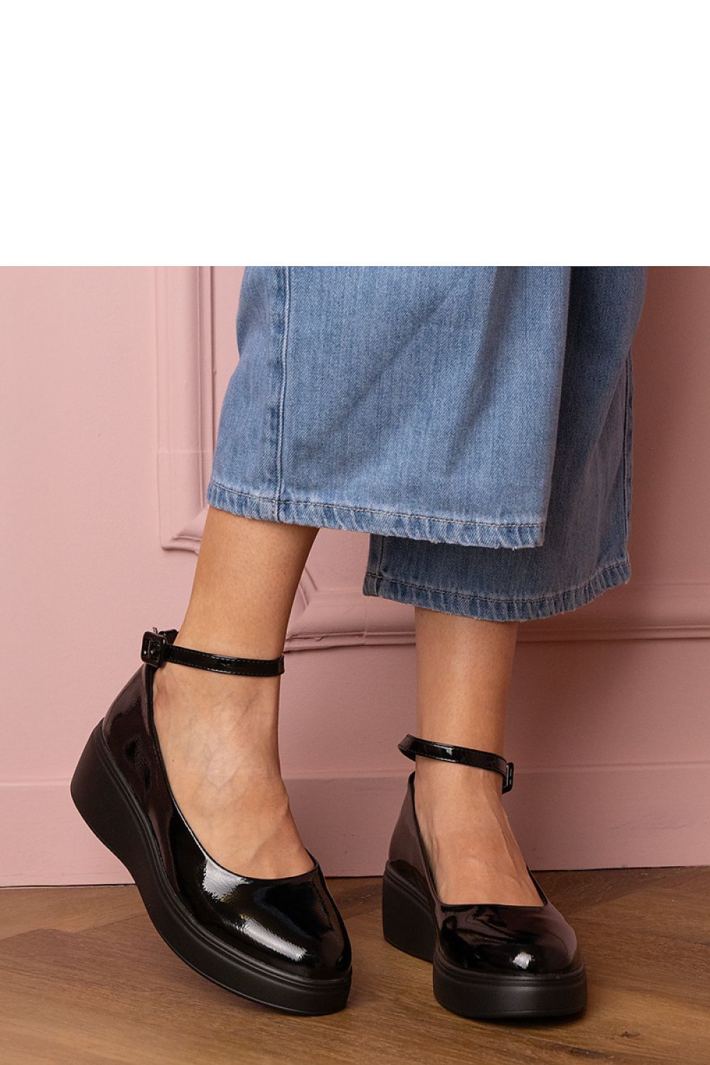  Chaussures basses &agrave; cothurnes model 211775 PRIMO 