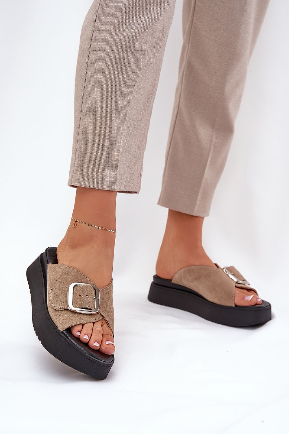  Clacquettes model 211968 Step in style 