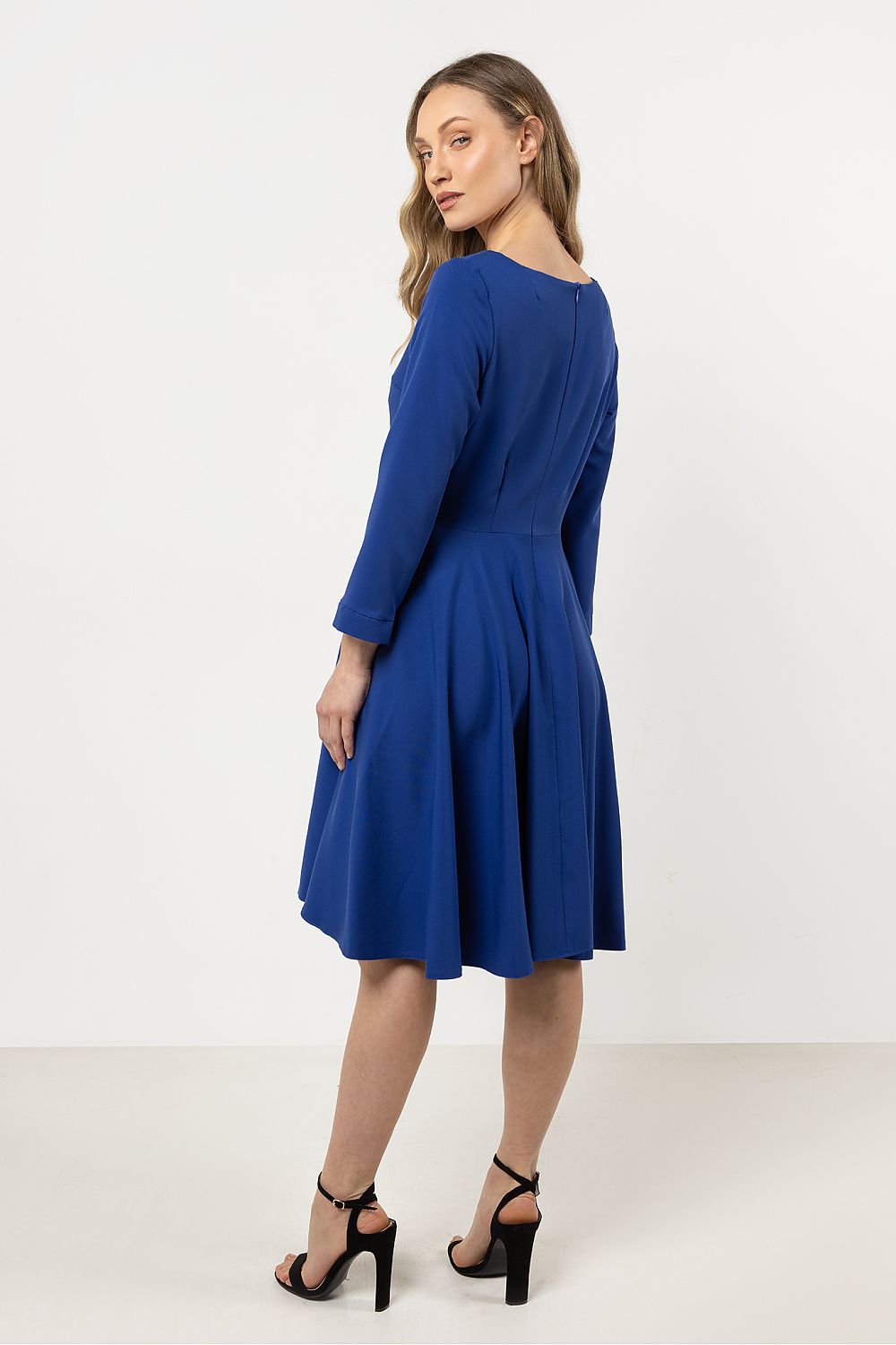  Robe de jour model 212241 awama 