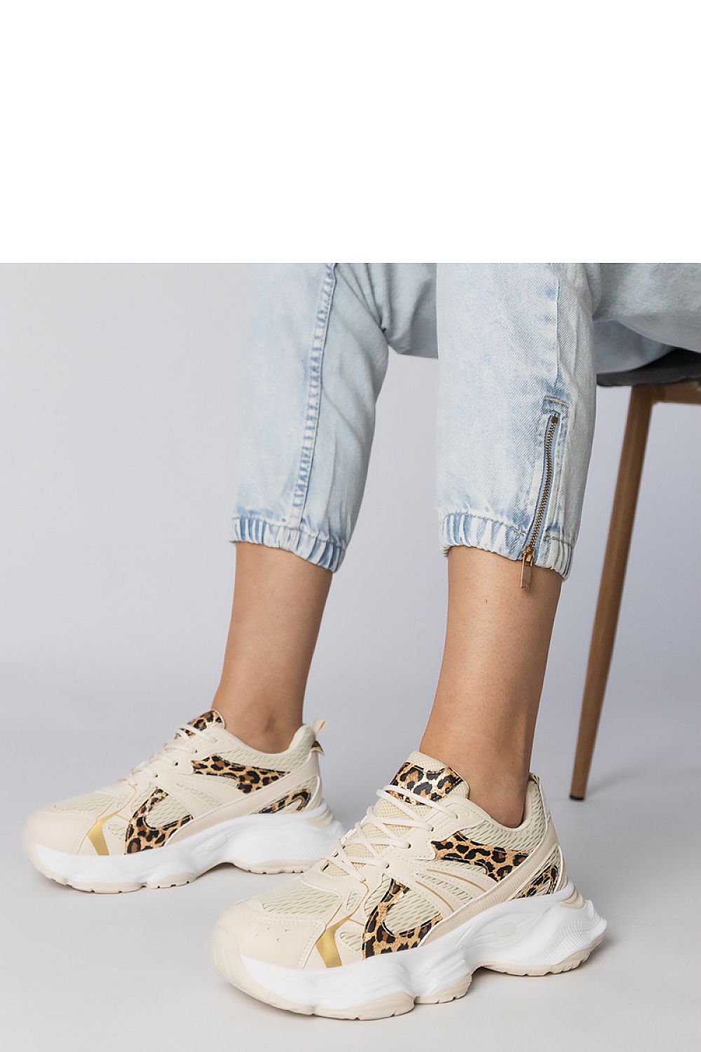  Chaussures de sport model 214011 PRIMO 