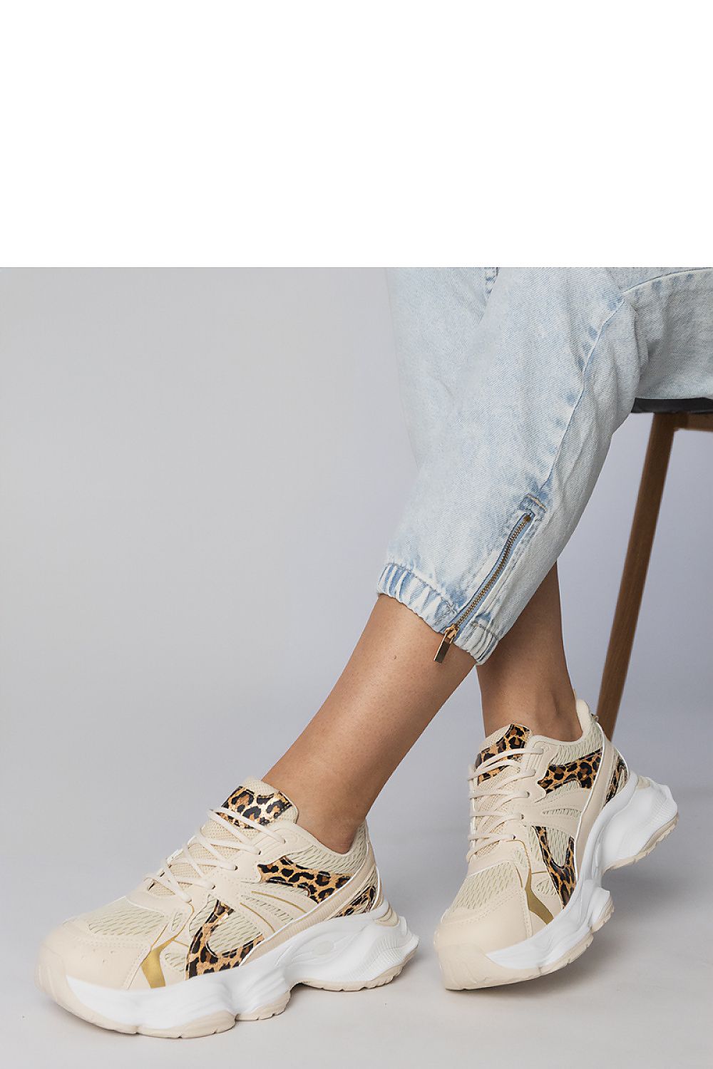  Chaussures de sport model 214011 PRIMO 