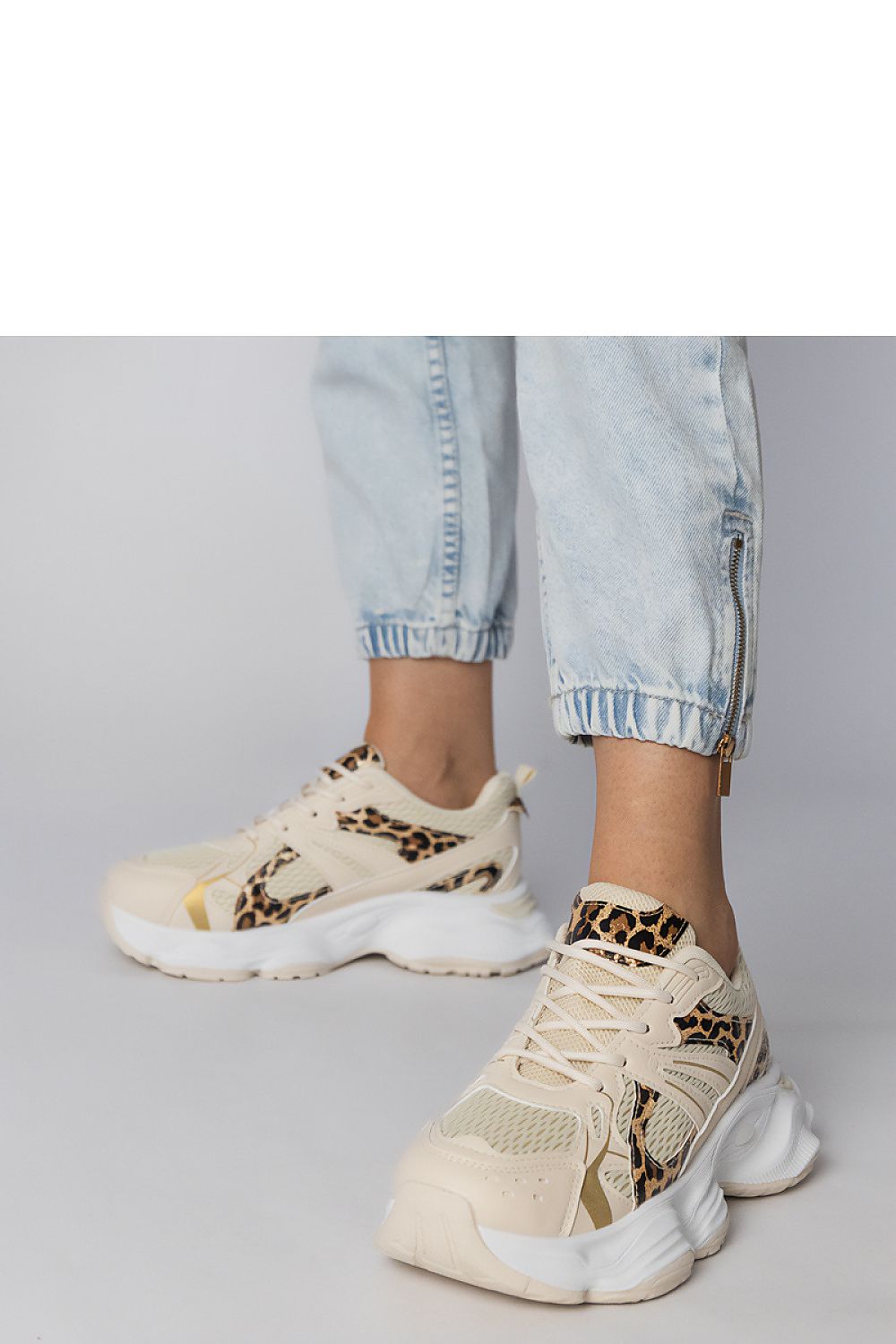  Chaussures de sport model 214011 PRIMO 