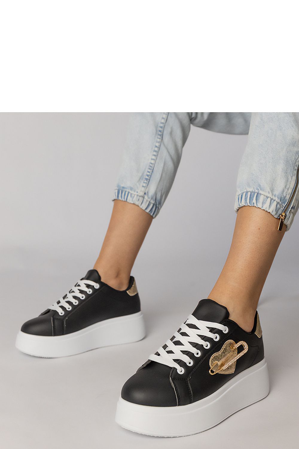  Chaussures de sport model 214017 PRIMO 