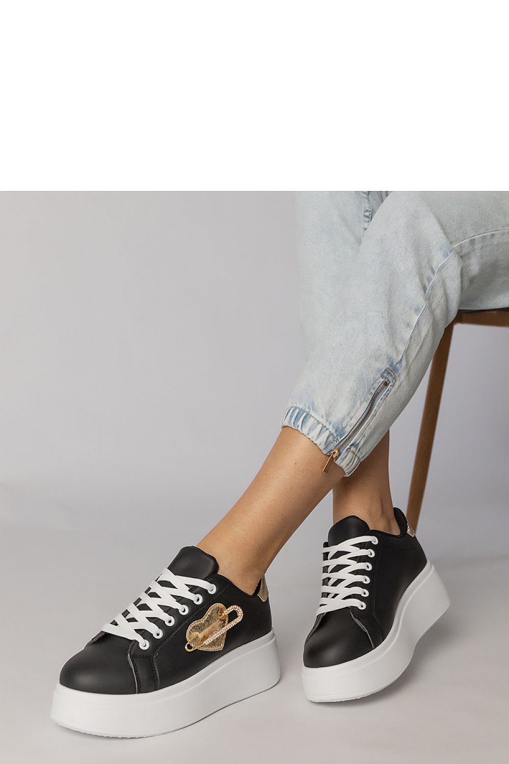  Chaussures de sport model 214017 PRIMO 