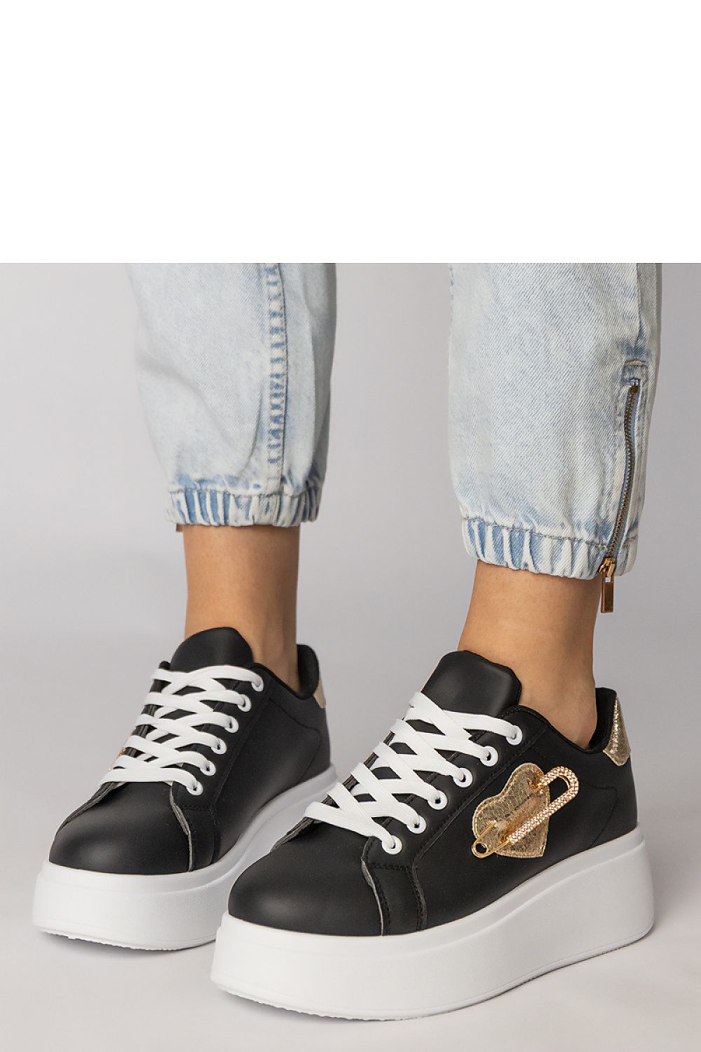  Chaussures de sport model 214017 PRIMO 