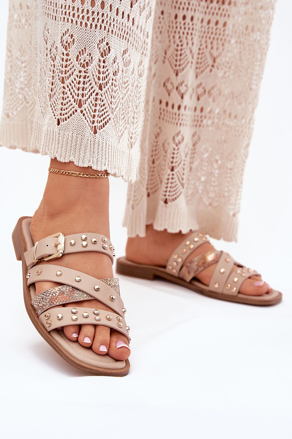  Clacquettes model 214137 Step in style 