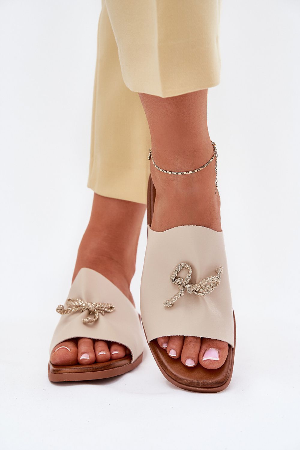  Clacquettes model 214377 Step in style 