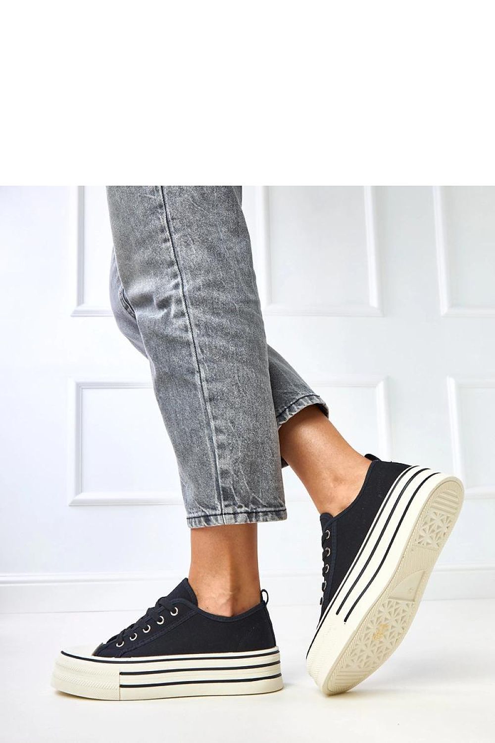  Baskets model 218155 Solea 