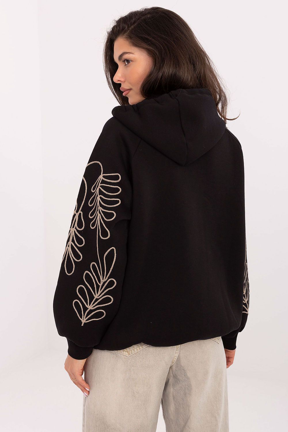  Sweatshirt model 218247 Relevance 
