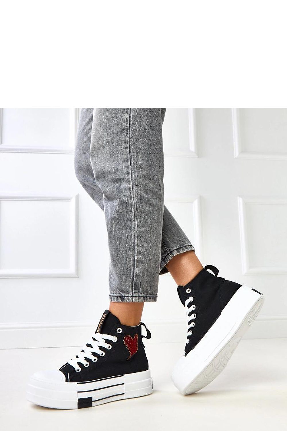  Baskets model 218371 Solea 