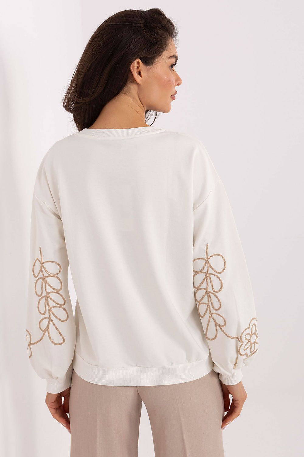  Sweatshirt model 218386 Relevance 