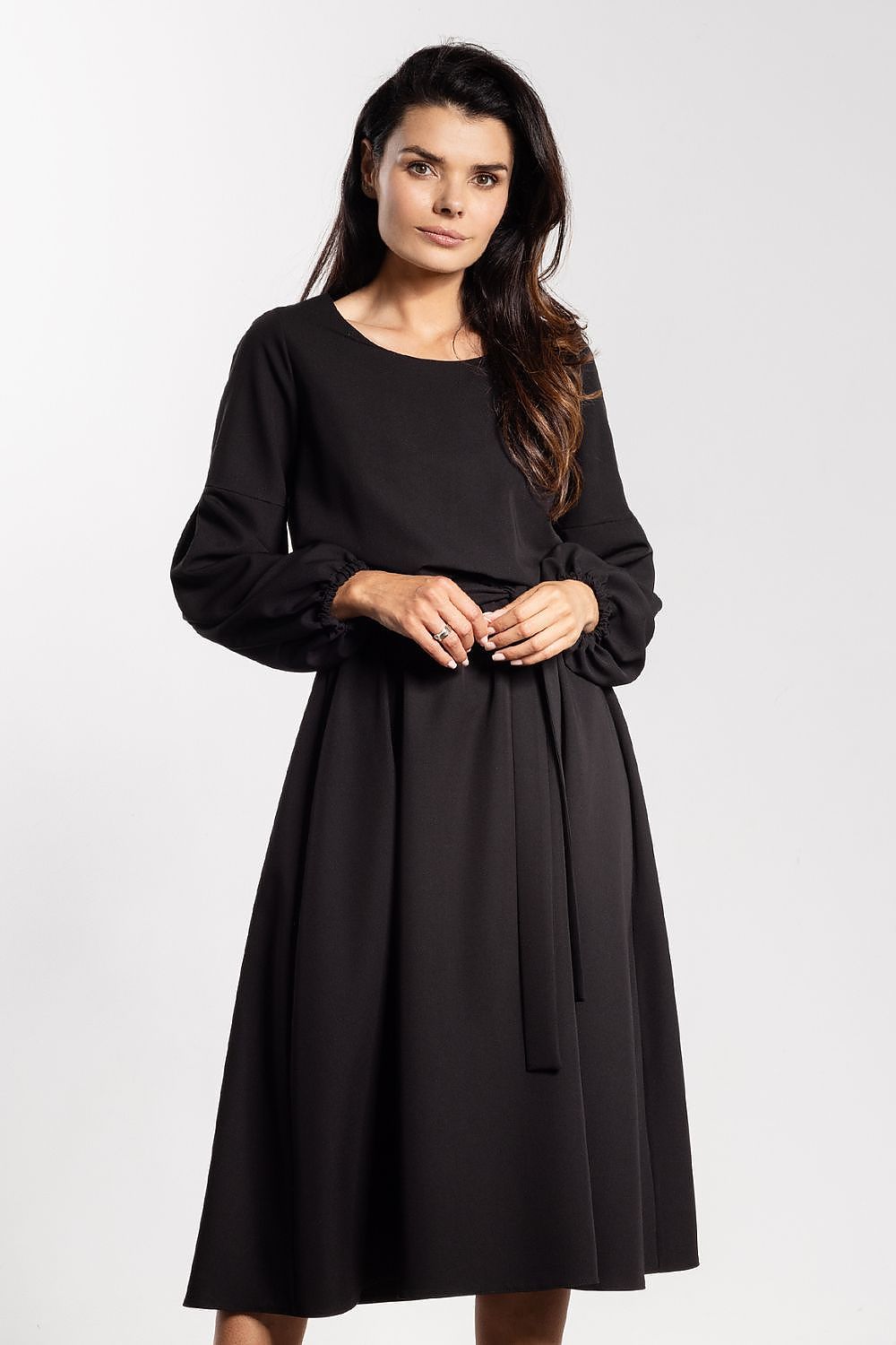  Robe de jour model 218993 awama 