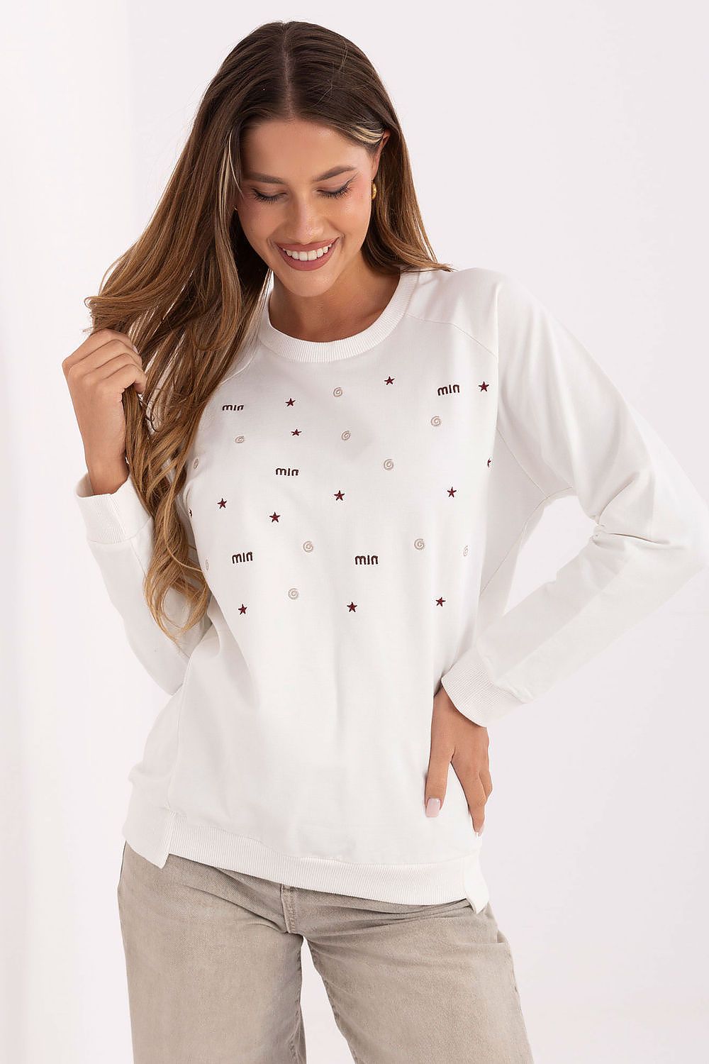  Sweatshirt model 219437 Relevance 