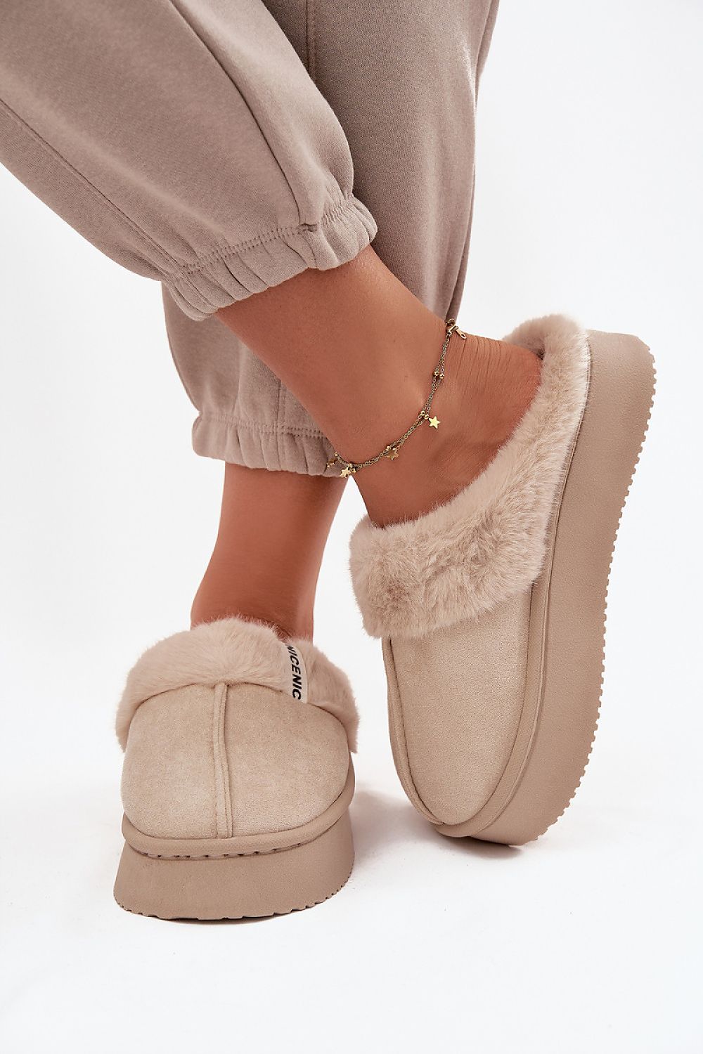  Pantoufles model 220537 Step in style 