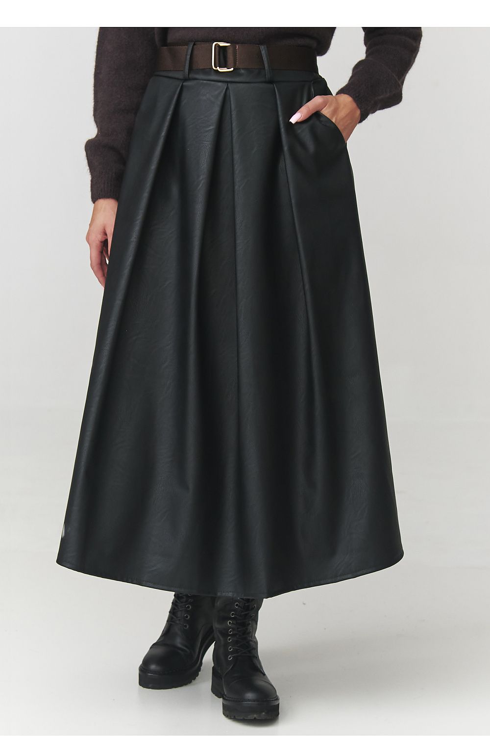  Jupe model 220783 Makadamia 