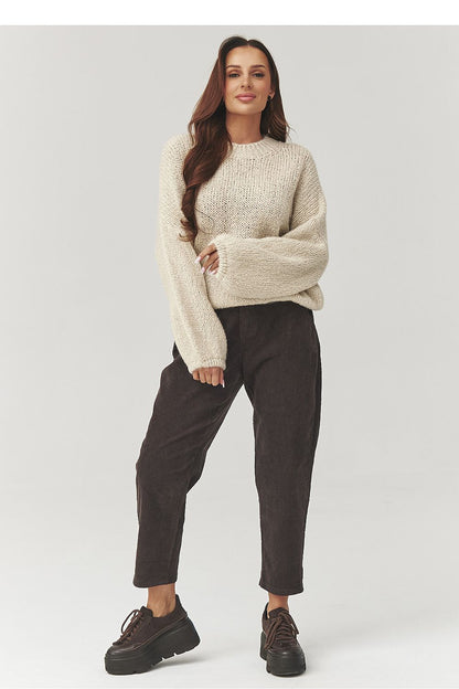  Pantalon en velours côtelé model 223243 Makadamia 