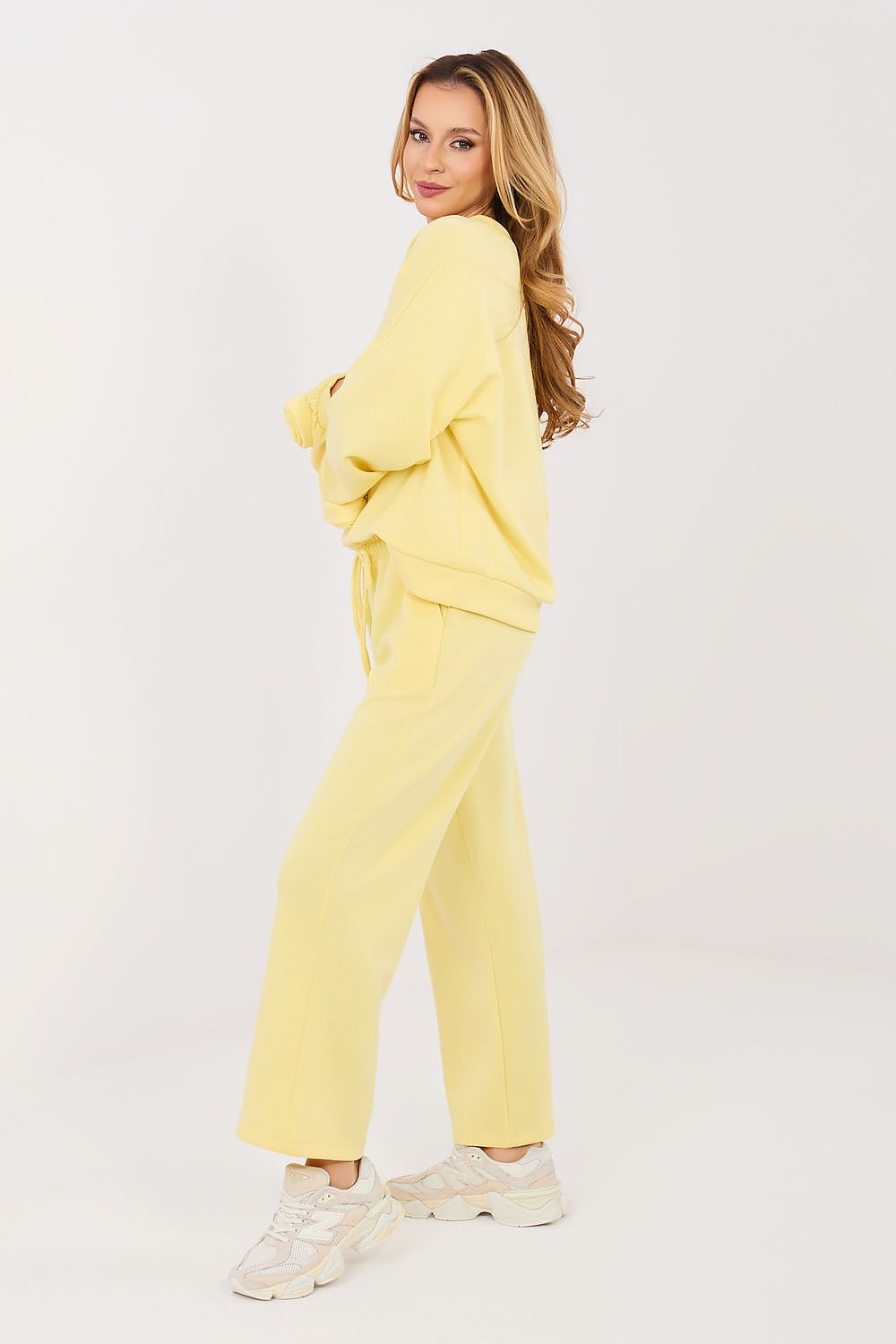  L`ensemble model 224212 Italy Moda 