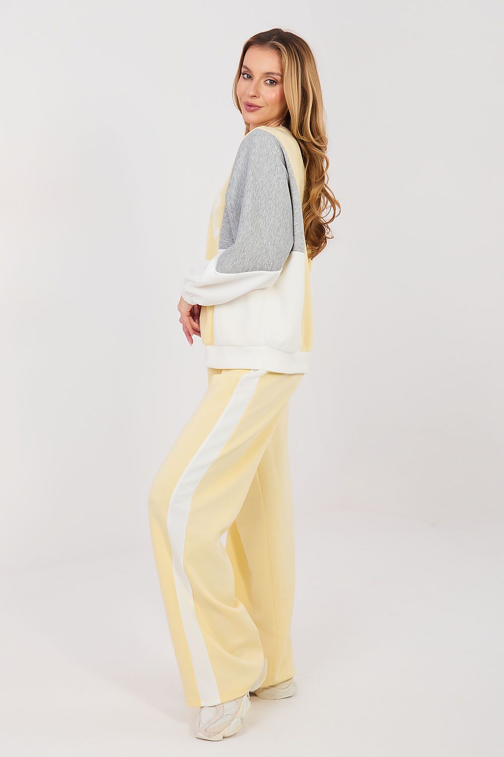  L`ensemble model 224789 Rue Paris 