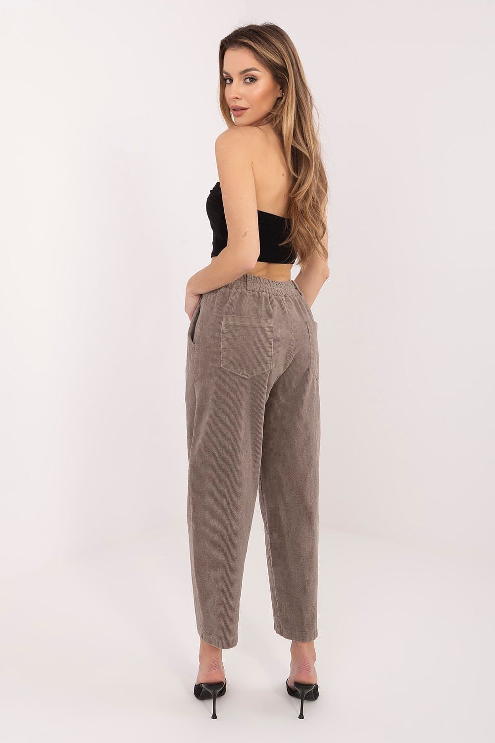  Pantalon en velours côtelé model 225000 Rue Paris 