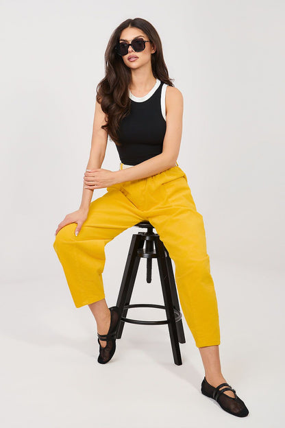  Pantalon en velours côtelé model 225096 Rue Paris 