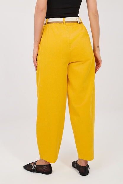  Pantalon en velours côtelé model 225096 Rue Paris 