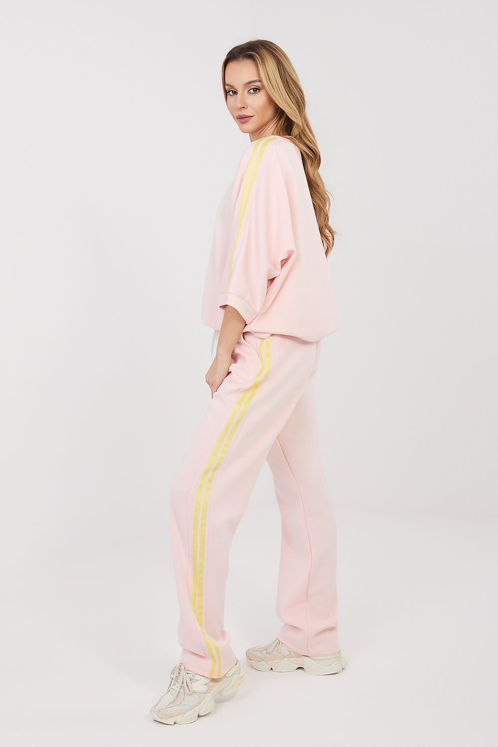  L`ensemble model 225548 Rue Paris 
