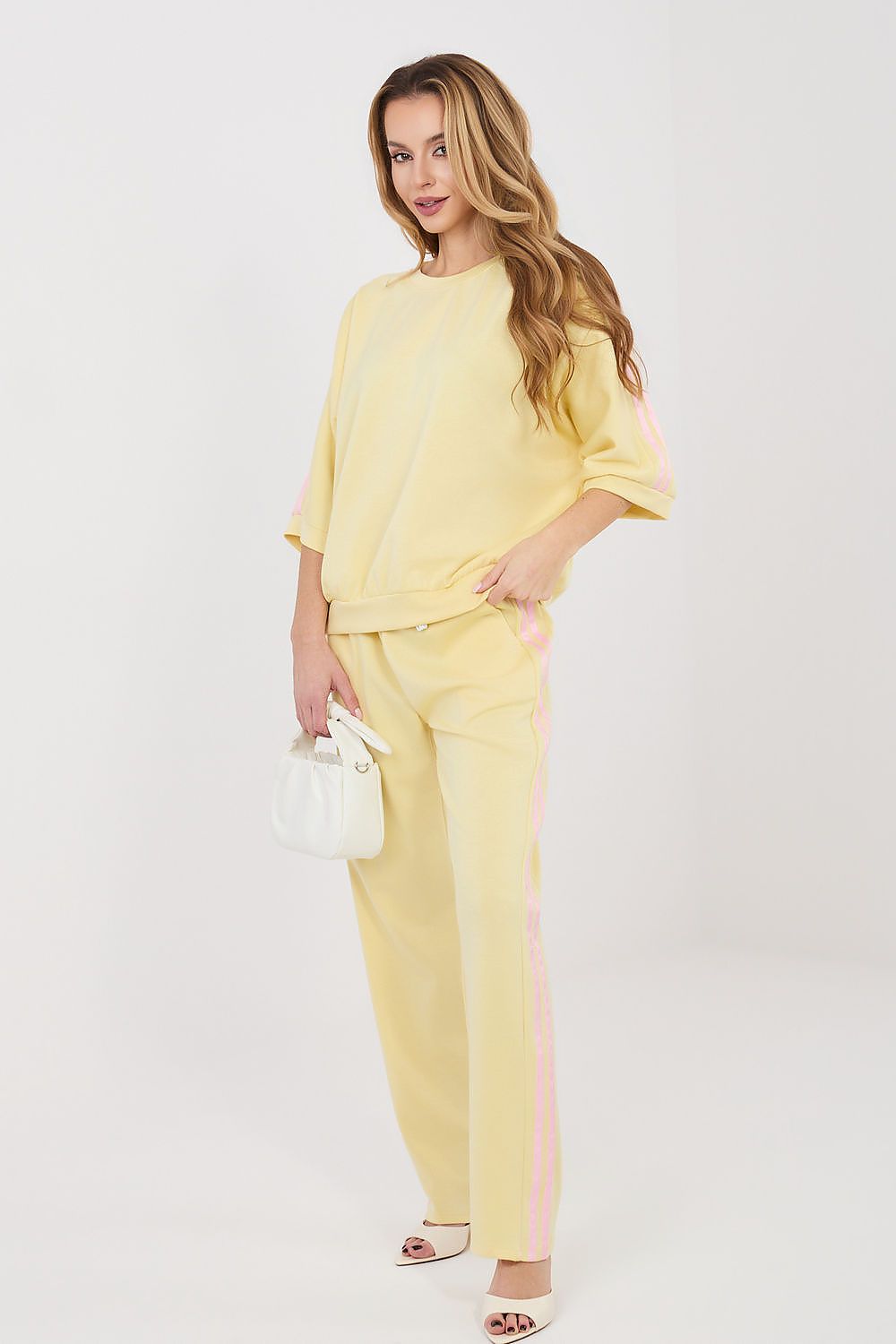  L`ensemble model 225549 Rue Paris 