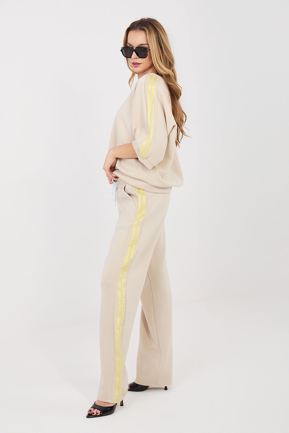  L`ensemble model 225550 Rue Paris 