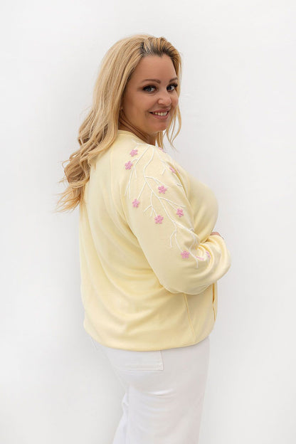  Sweatshirt model 228061 Relevance 