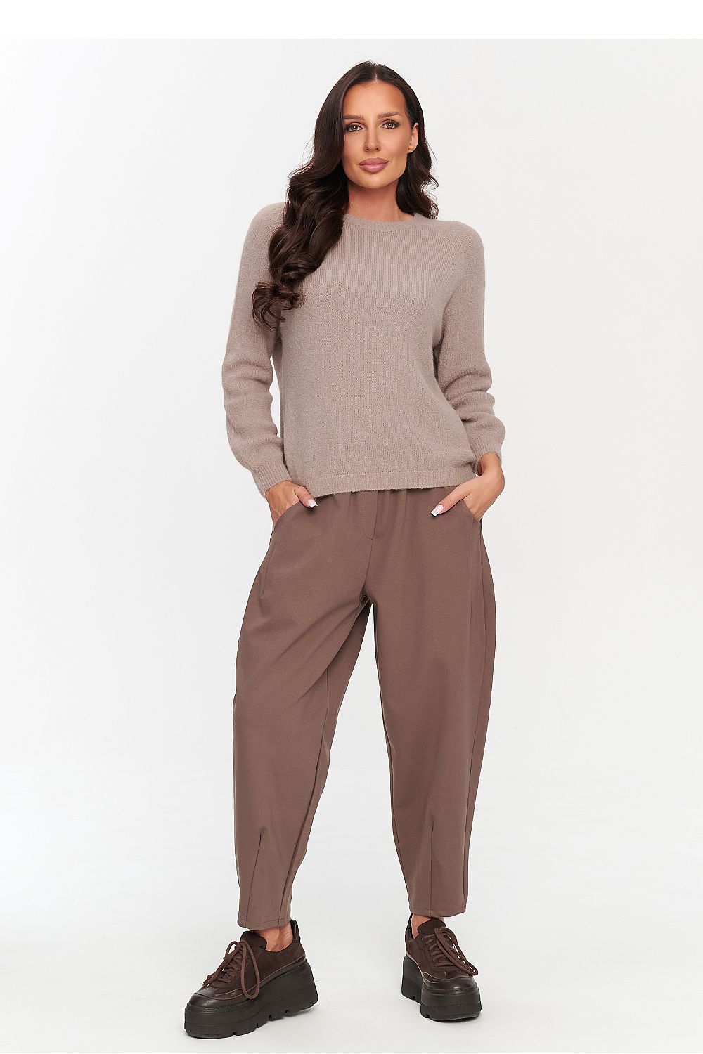  Pantalon femme model 231980 Makadamia 