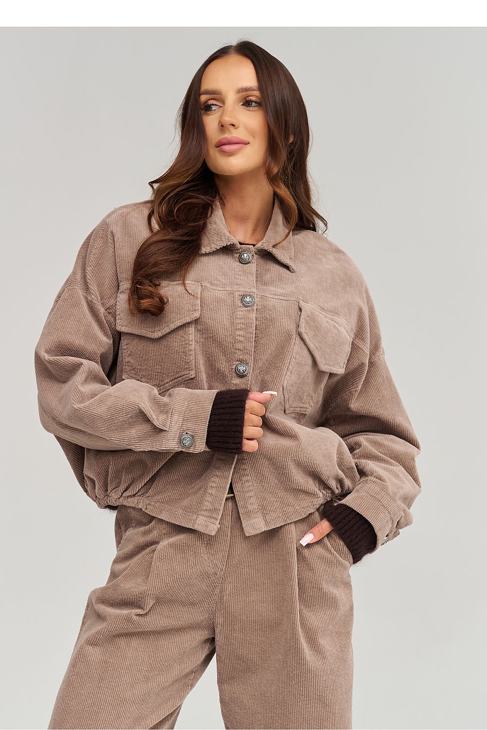  Veste en velours côtelé model 232012 Makadamia 