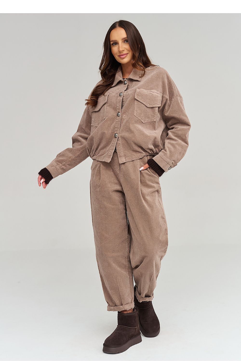  Veste en velours côtelé model 232012 Makadamia 