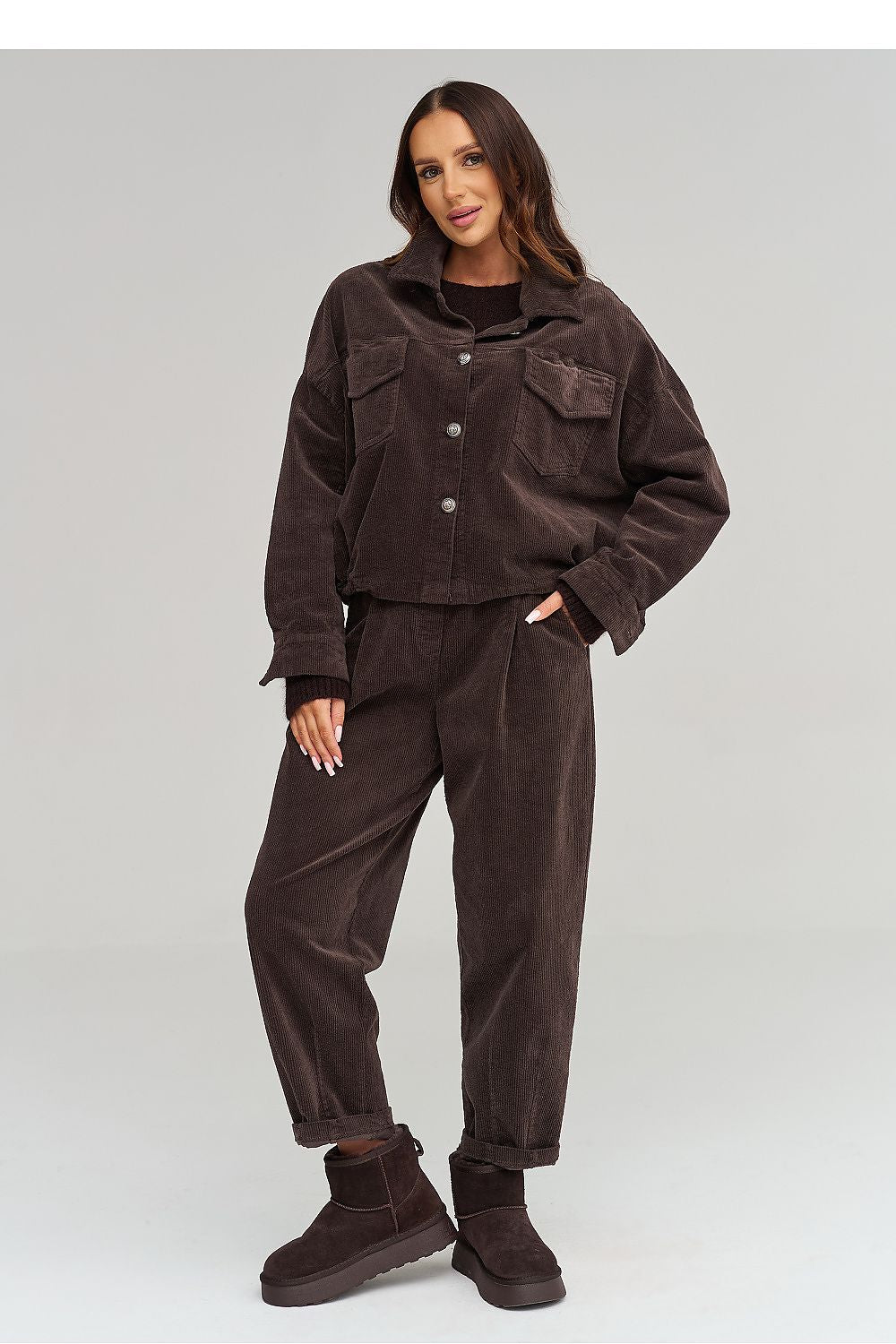  Pantalon en velours côtelé model 232016 Makadamia 