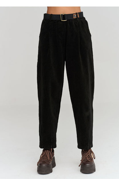  Pantalon en velours côtelé model 232017 Makadamia 