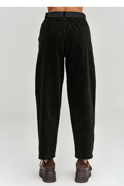  Pantalon en velours côtelé model 232017 Makadamia 