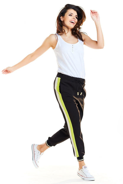  Pantalon survêtement model 139996 awama 