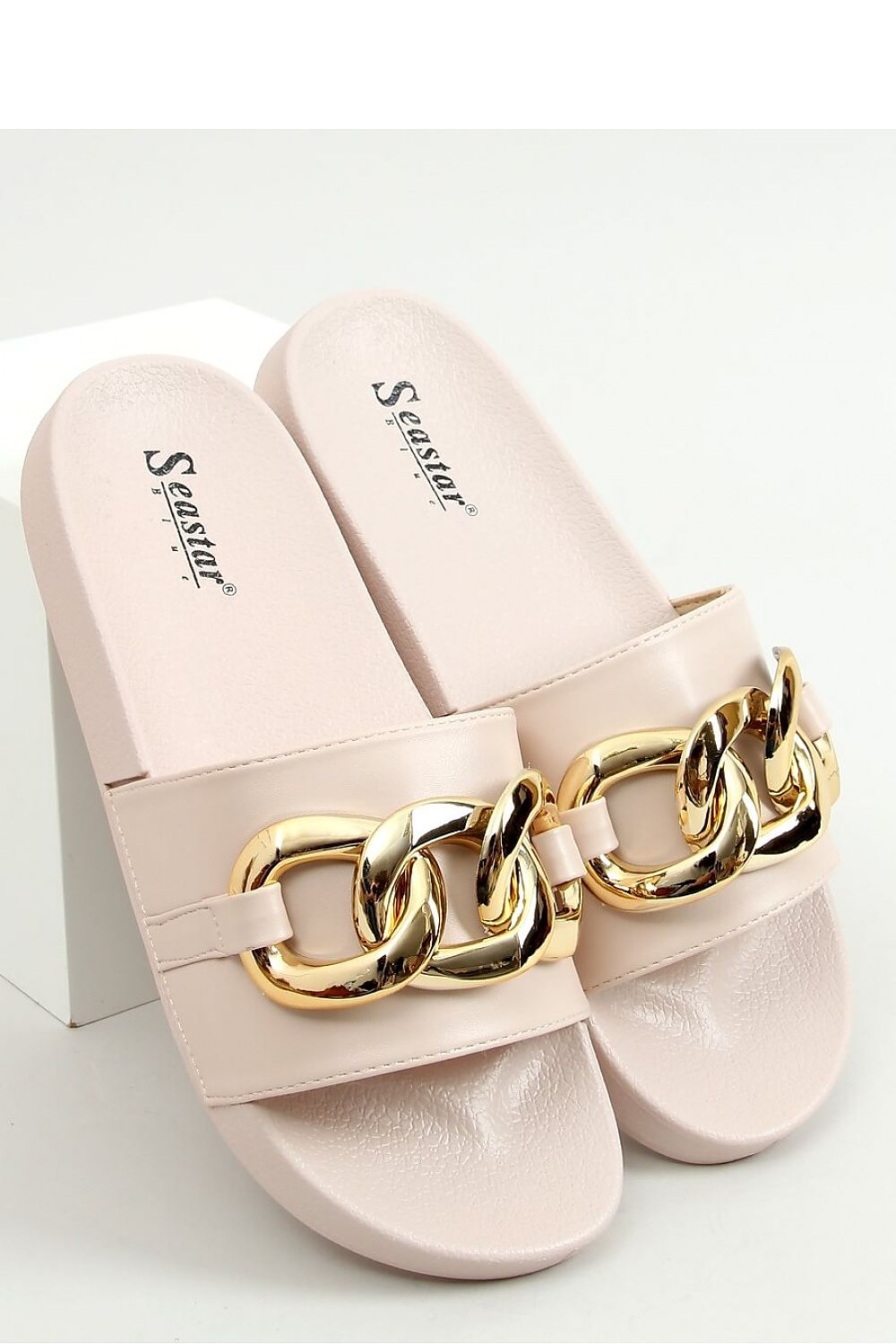 Clacquettes model 156224 Inello