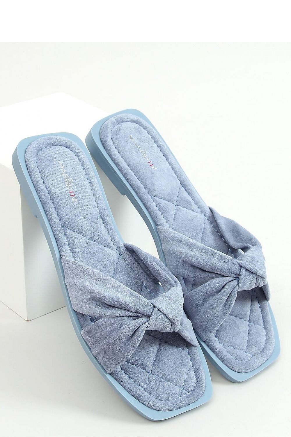 Clacquettes model 156362 Inello