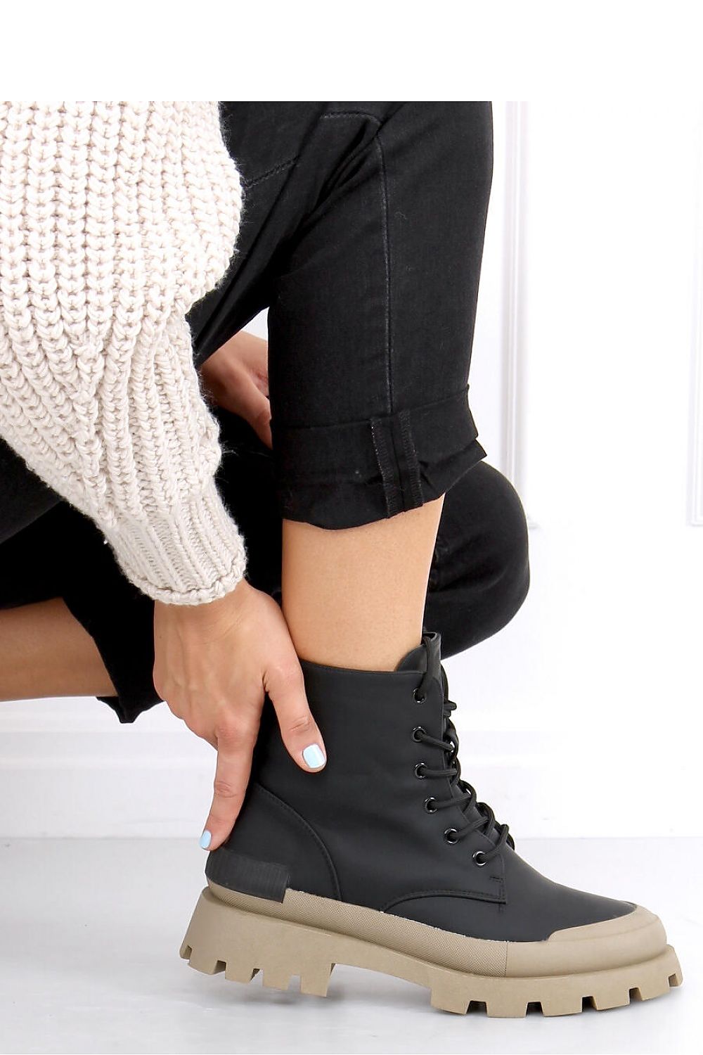 Walking shoe model 160021 Inello