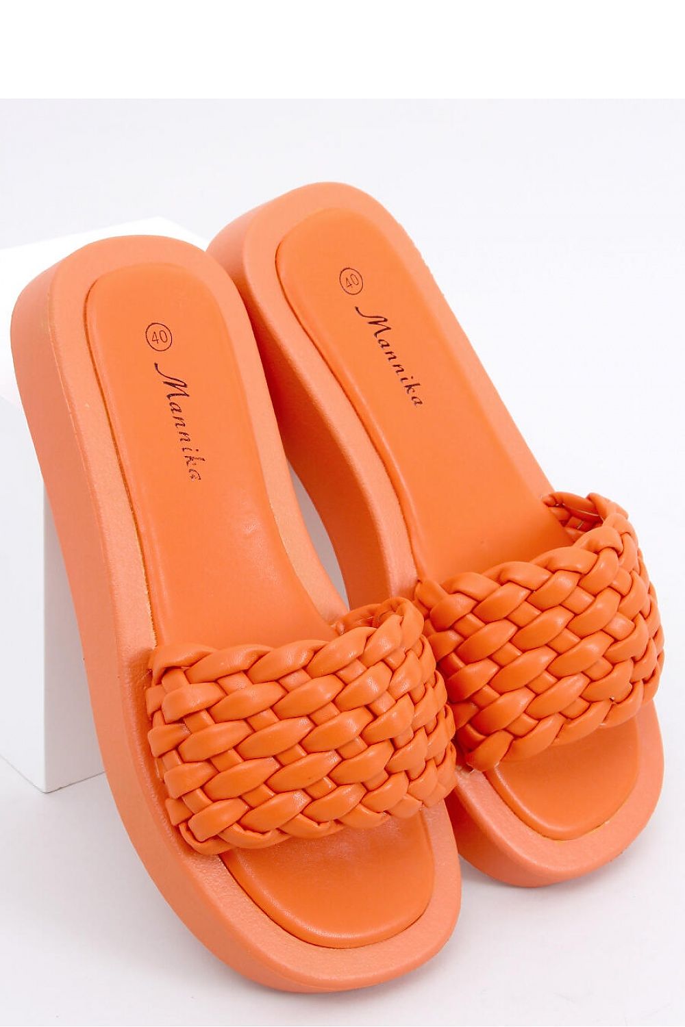 Clacquettes model 164993 Inello