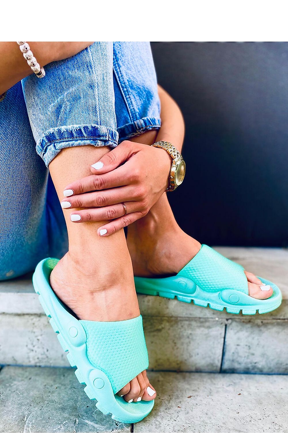 Clacquettes model 166425 Inello