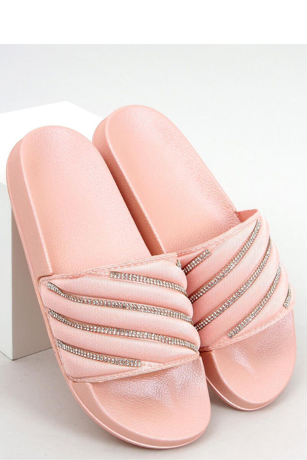 Clacquettes model 166617 Inello