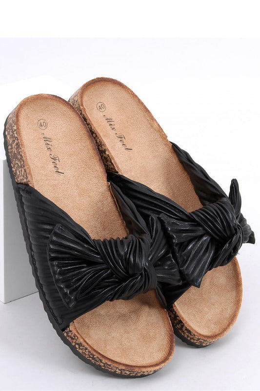 Clacquettes model 167270 Inello