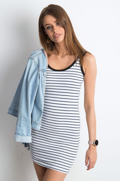 Robe de jour model 168285 Yups