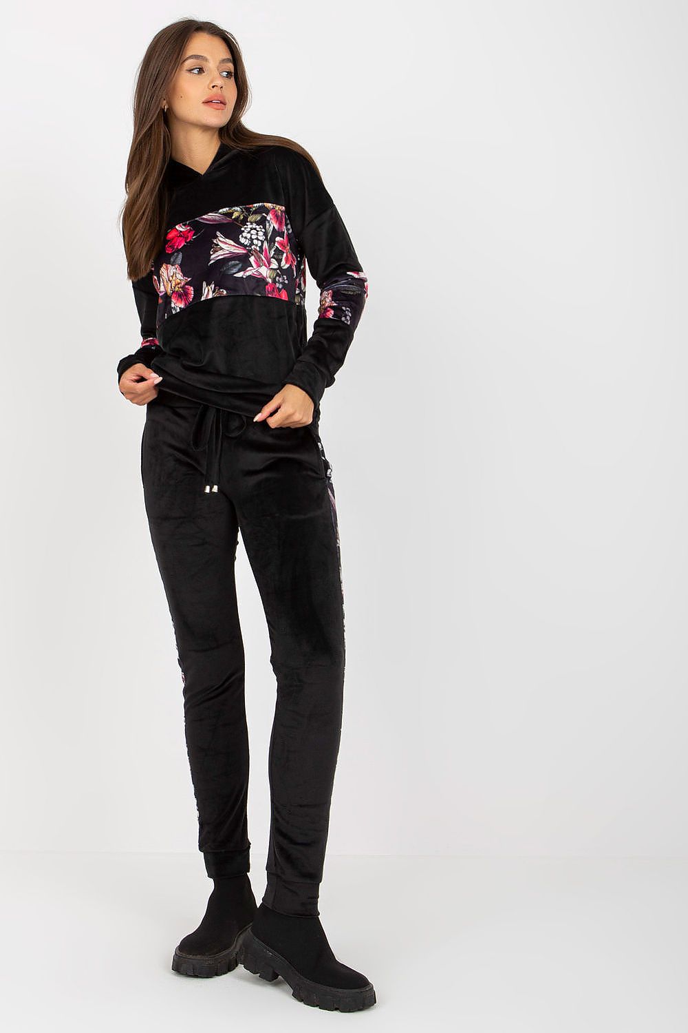 L`ensemble model 170348 Rue Paris